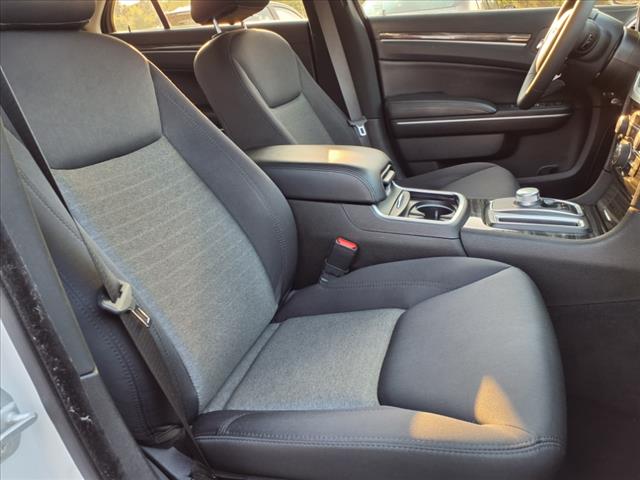 2022 Chrysler 300 Touring