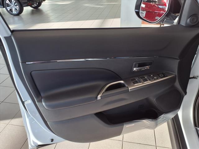 2025 Mitsubishi Outlander Sport SE