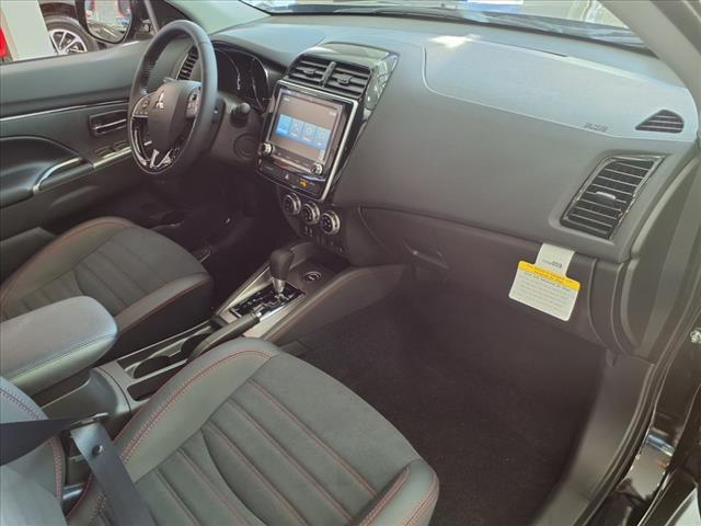 2025 Mitsubishi Outlander Sport SE