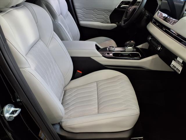 2025 Mitsubishi Outlander SEL Platinum Edition