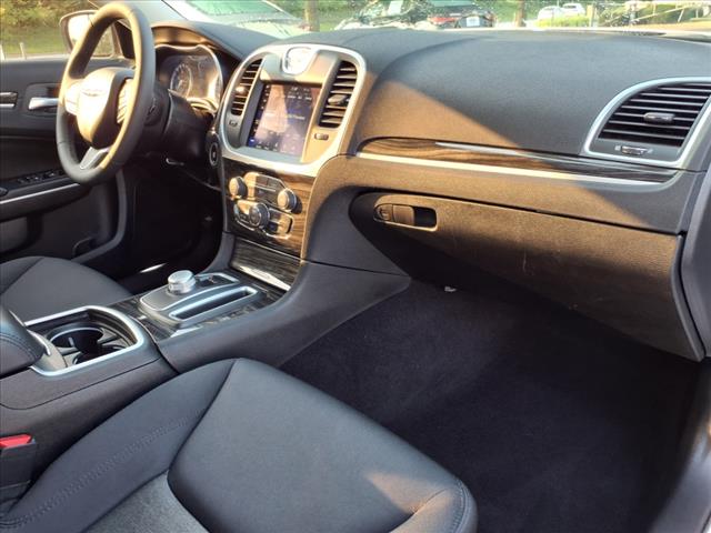 2022 Chrysler 300 Touring