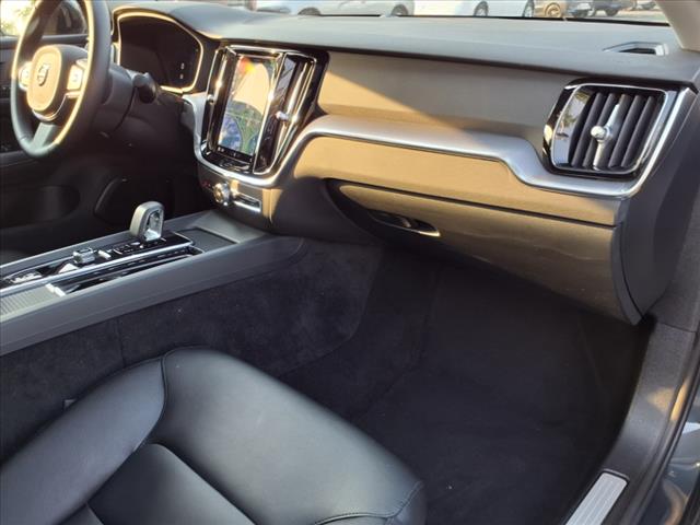 2024 Volvo S60 B5 Core Dark Theme