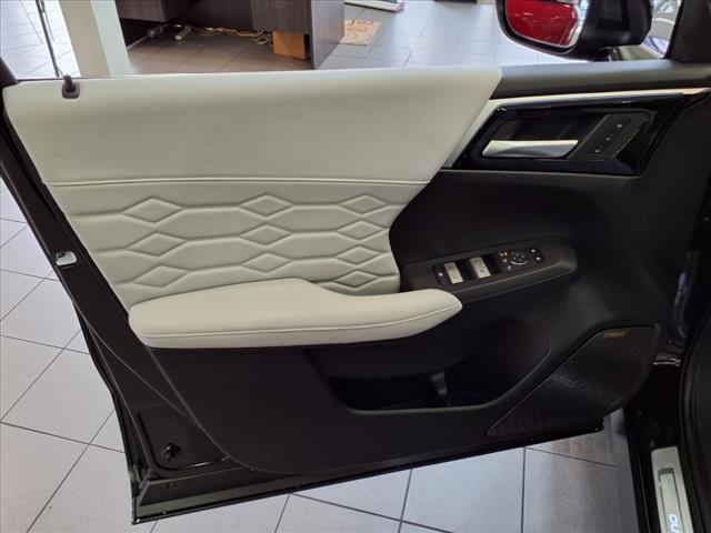 2025 Mitsubishi Outlander SEL Platinum Edition