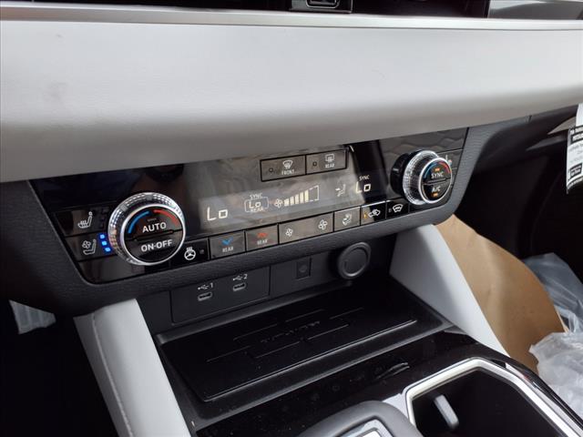 2025 Mitsubishi Outlander SEL