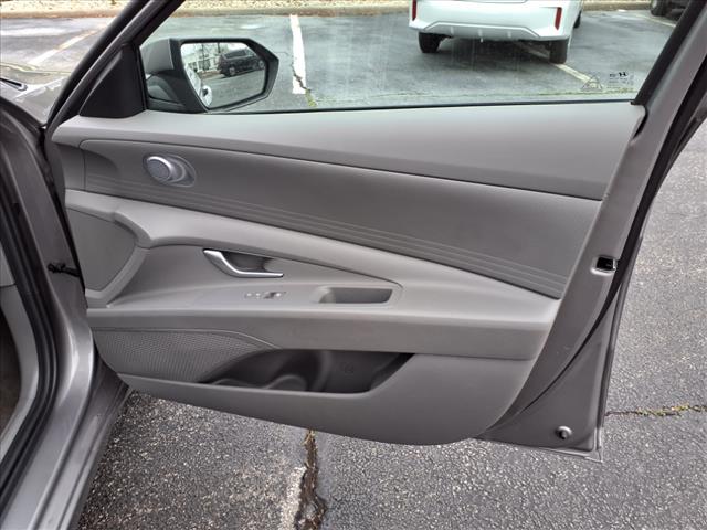 2024 Hyundai ELANTRA SEL