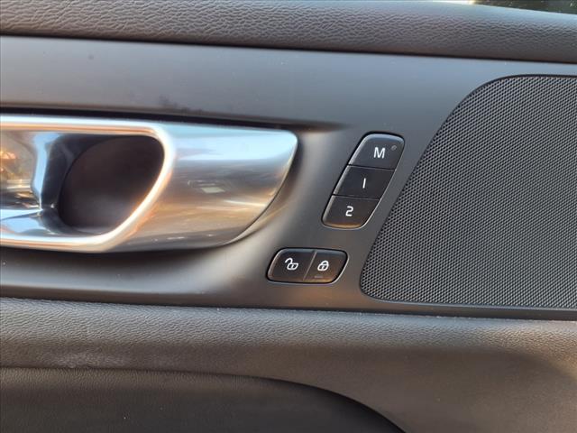 2024 Volvo S60 B5 Core Dark Theme