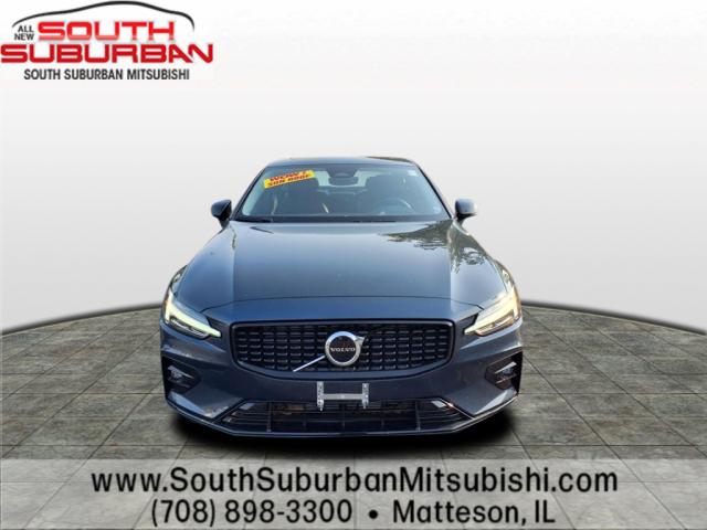 2024 Volvo S60 B5 Core Dark Theme