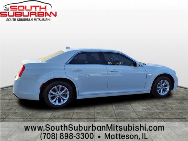 2022 Chrysler 300 Touring