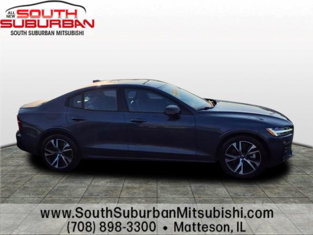2024 Volvo S60 B5 Core Dark Theme