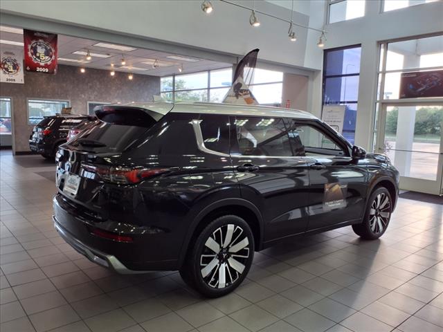 2025 Mitsubishi Outlander SEL Platinum Edition