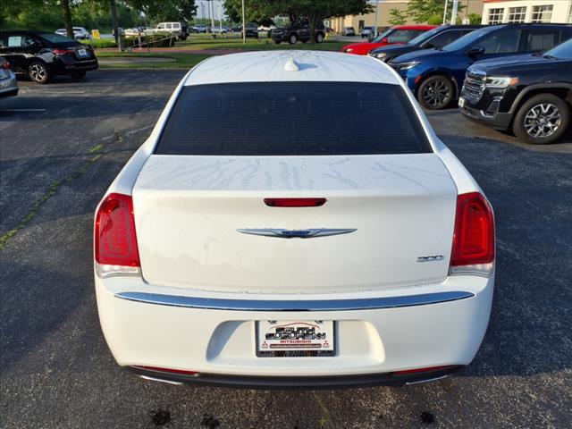 2022 Chrysler 300 Touring
