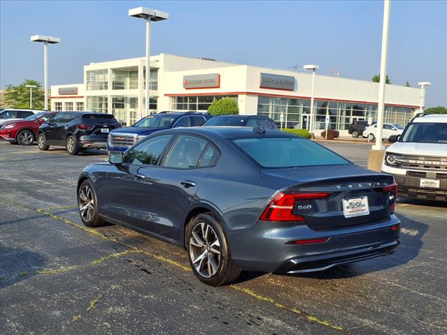 2024 Volvo S60 B5 Core Dark Theme