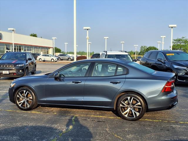 2024 Volvo S60 B5 Core Dark Theme
