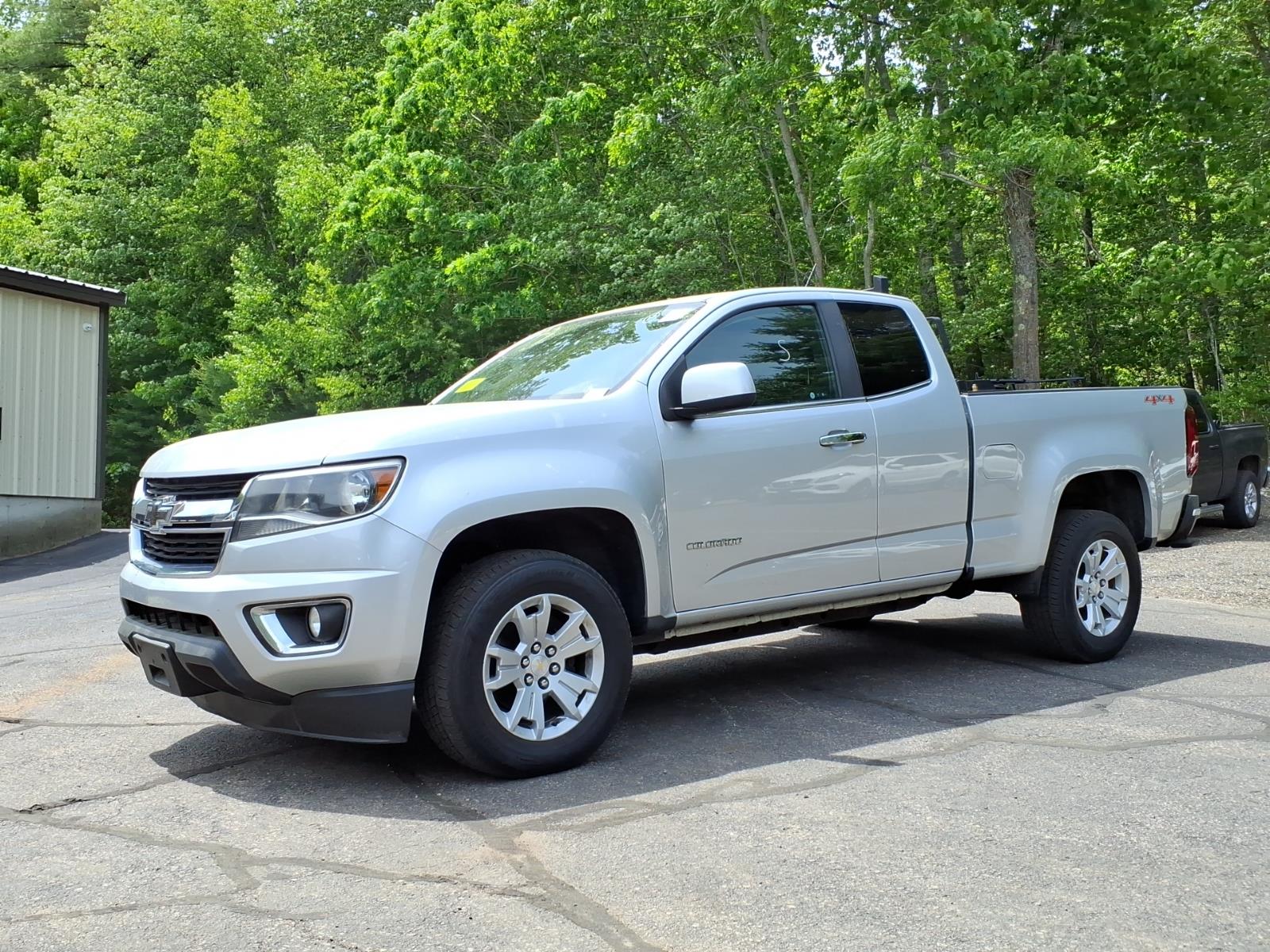 Silver Ice Metallic 2017 Chevrolet Colorado LT Extended Cab LB 4WD Pickup Truck Four-Wheel Drive 8-Speed Automatic