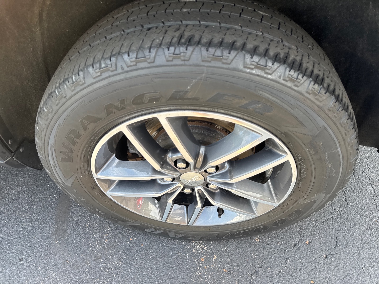 View vehicle photo 5