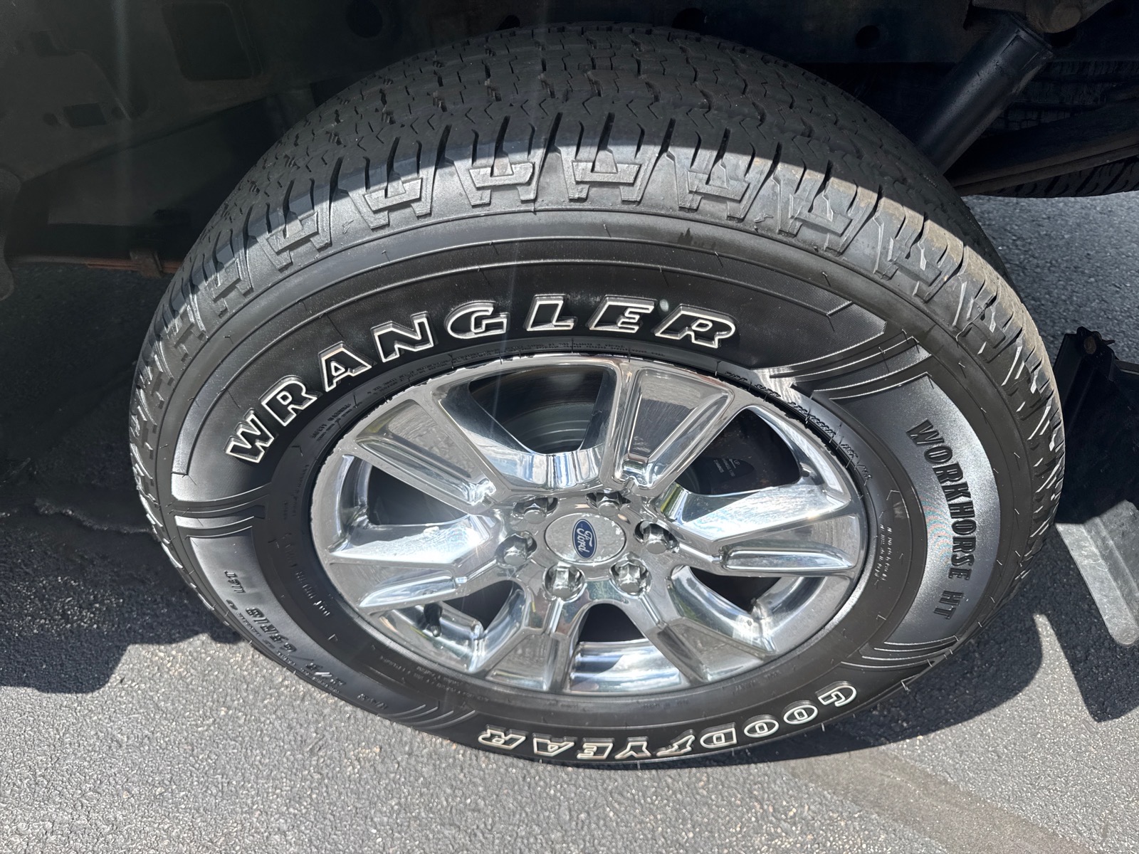 View vehicle photo 5
