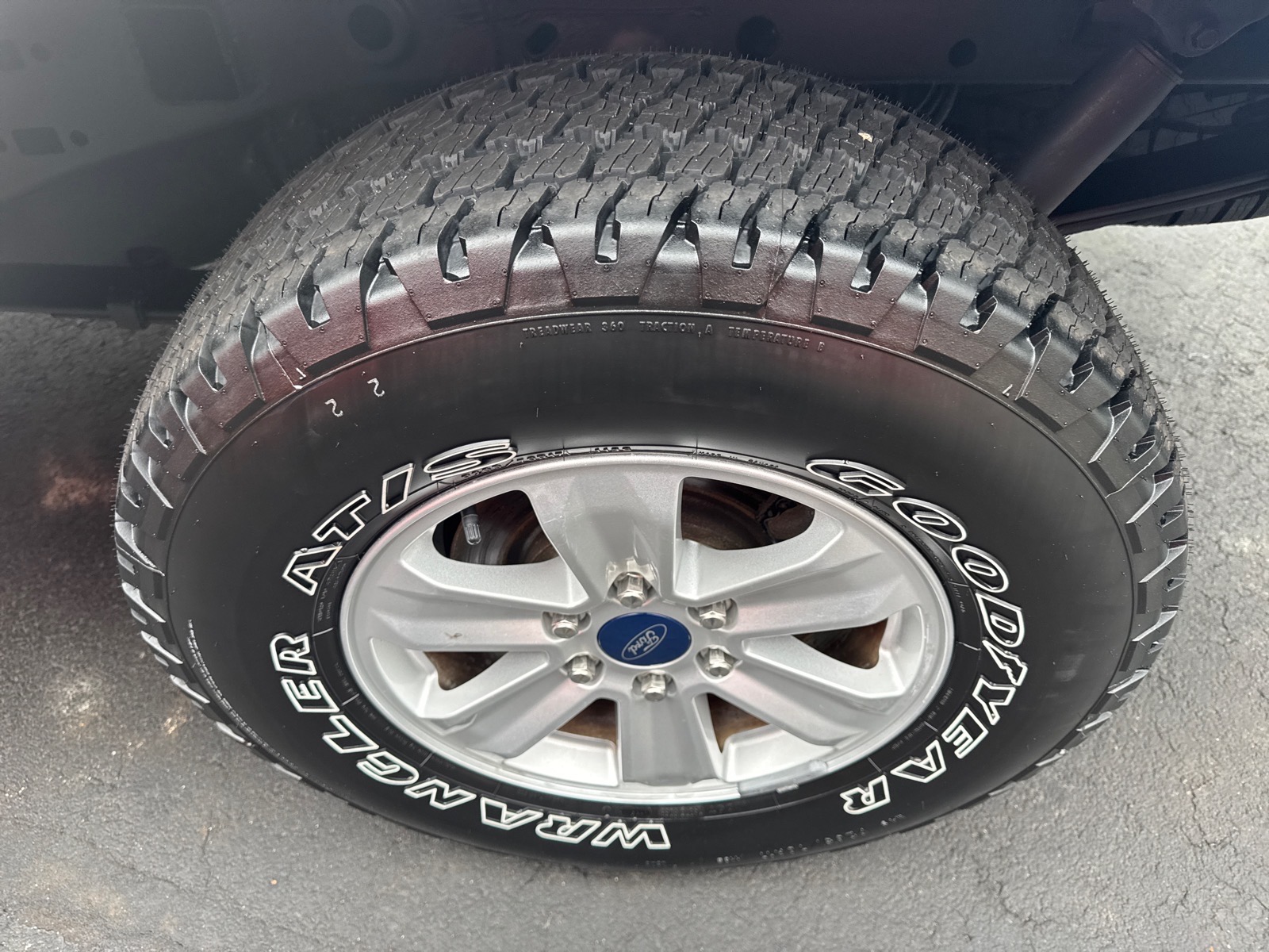 View vehicle photo 5