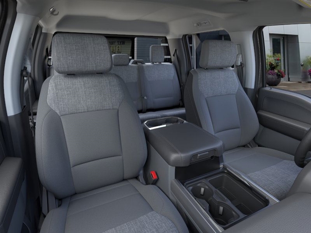2025 Ford F-350 Super Duty XLT - Photo 10