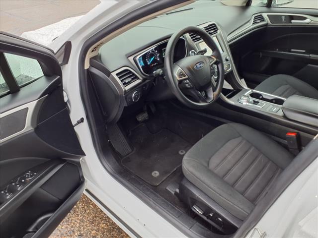 2020 Ford Fusion SE - Photo 10