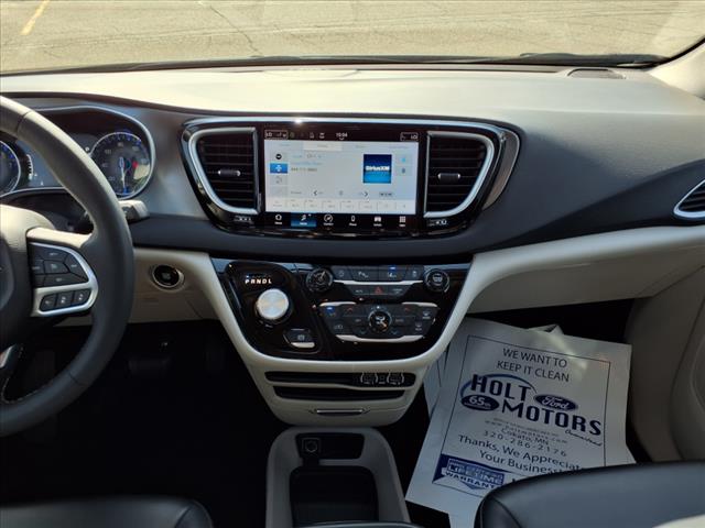 2023 Chrysler Pacifica Touring L - Photo 13