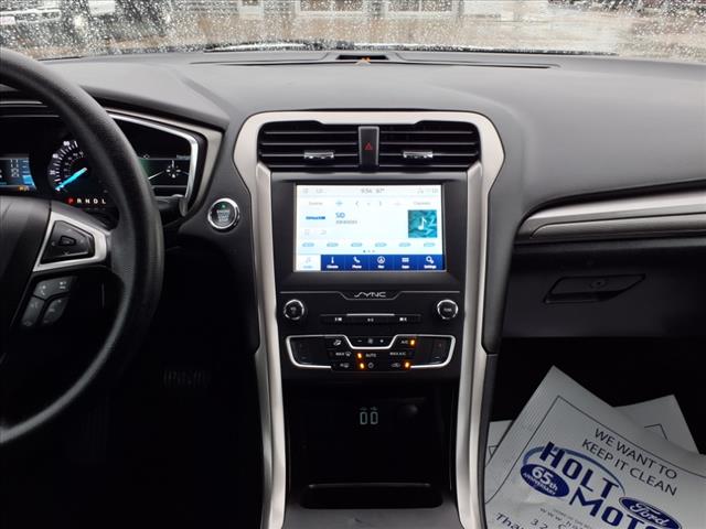 2020 Ford Fusion SE - Photo 13