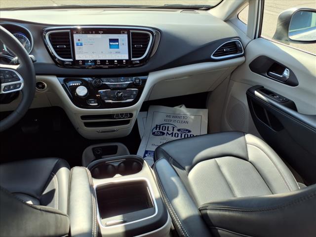 2023 Chrysler Pacifica Touring L - Photo 15