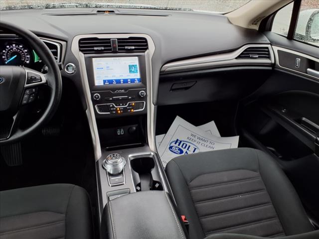 2020 Ford Fusion SE - Photo 15