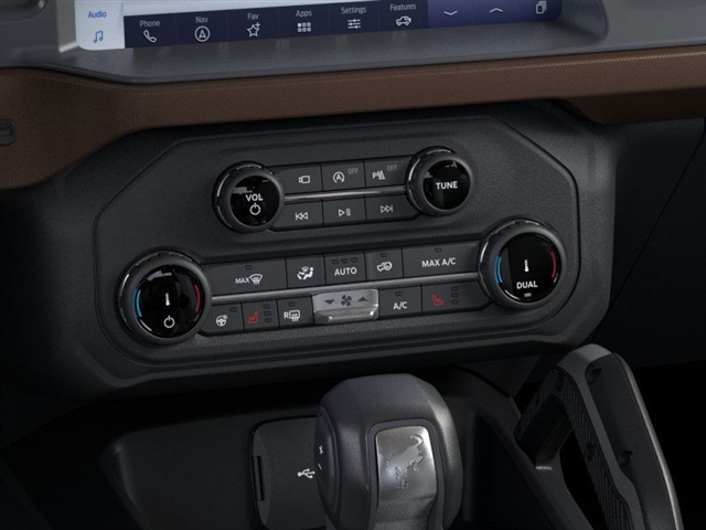 2024 Ford Bronco Outer Banks - Photo 16