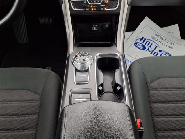 2020 Ford Fusion SE - Photo 17