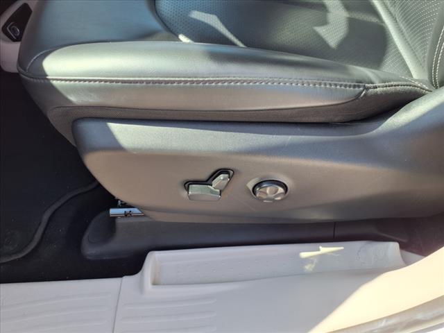 2023 Chrysler Pacifica Touring L - Photo 18