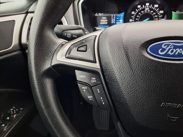 2020 Ford Fusion SE - Photo 18