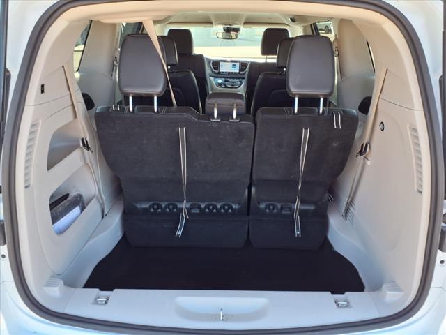 2023 Chrysler Pacifica Touring L - Photo 20