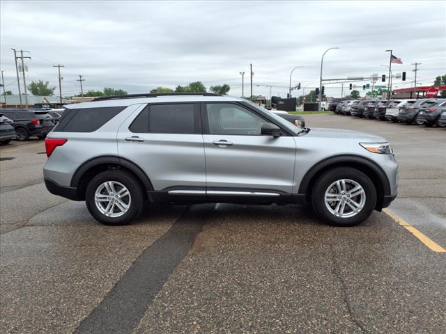 2023 Ford Explorer XLT - Photo 2