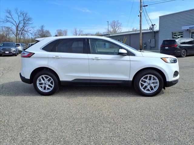 2022 Ford Edge SEL - Photo 2