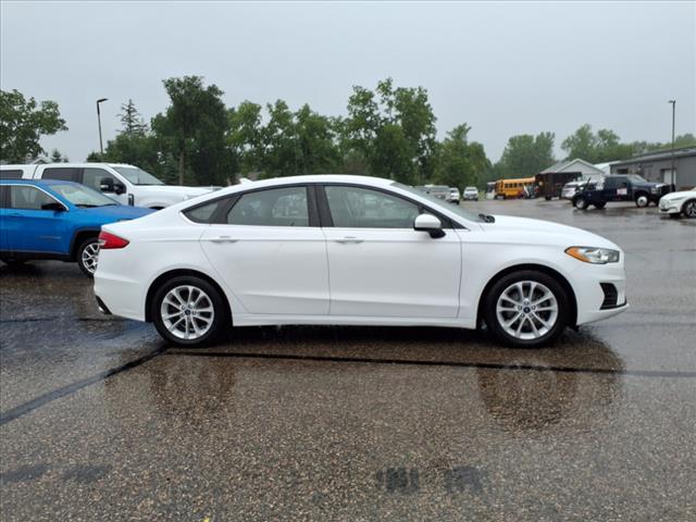 2020 Ford Fusion SE - Photo 2