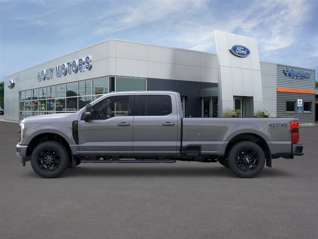 2025 Ford F-350 Super Duty XLT - Photo 3