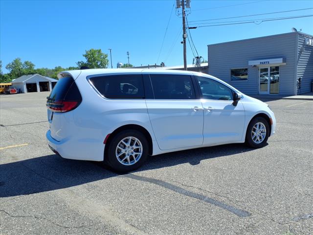 2023 Chrysler Pacifica Touring L - Photo 3