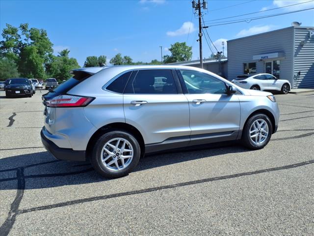 2024 Ford Edge SEL - Photo 3