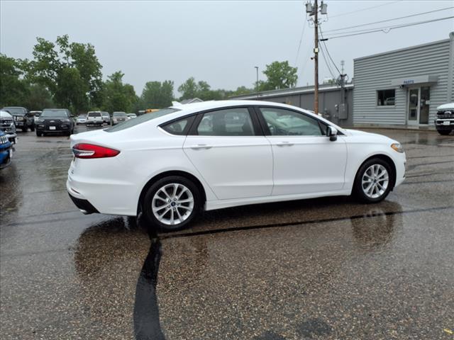 2020 Ford Fusion SE - Photo 3