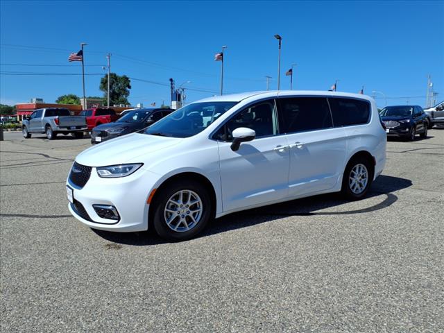 2023 Chrysler Pacifica Touring L - Photo 8