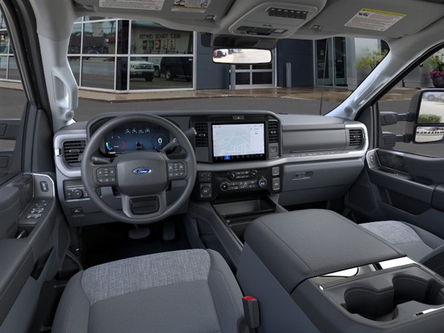 2025 Ford F-350 Super Duty XLT - Photo 9