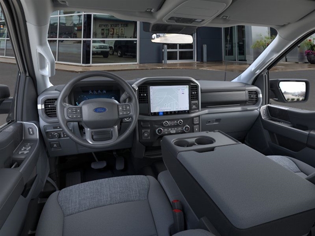 2025 Ford F-150 XLT - Photo 9