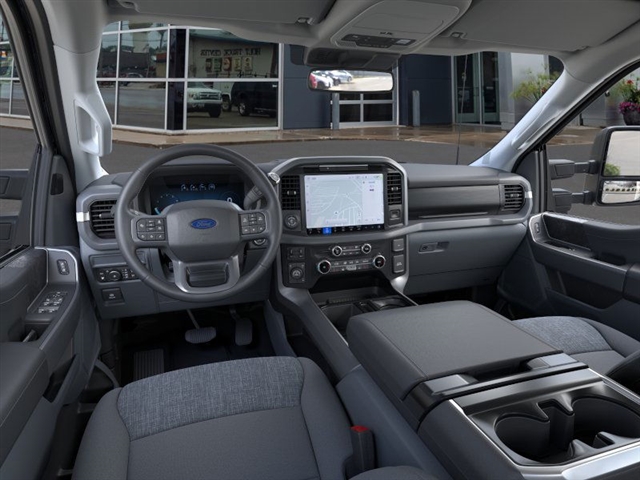 2025 Ford F-150 XLT - Photo 9