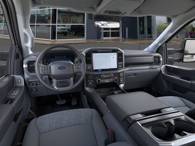 2025 Ford F-150 XLT - Photo 9