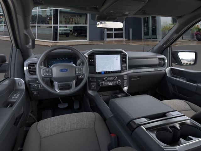 2025 Ford F-150 XLT - Photo 9