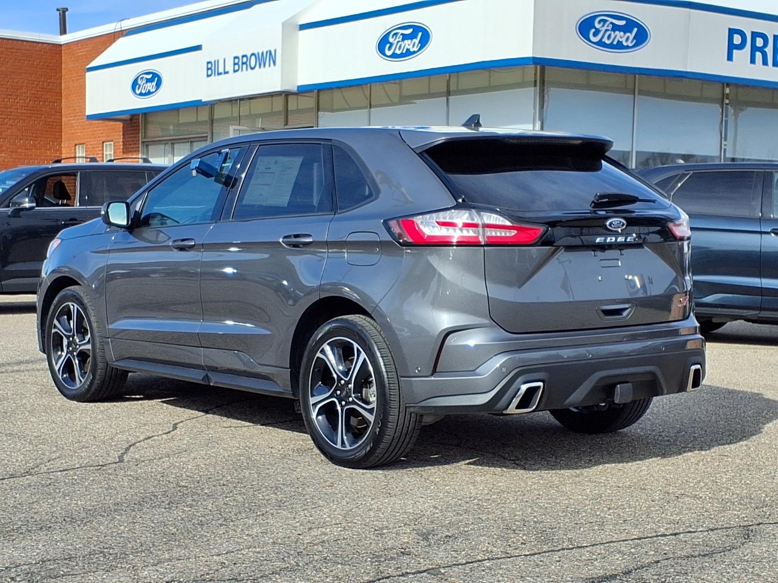 View vehicle photo 2