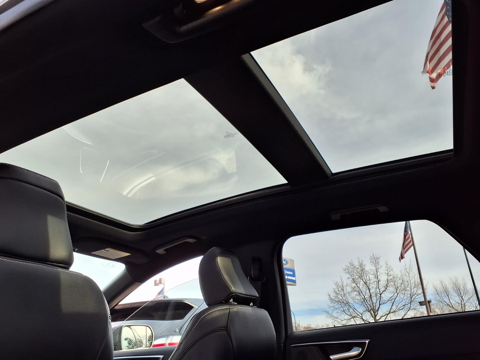 View vehicle photo 3