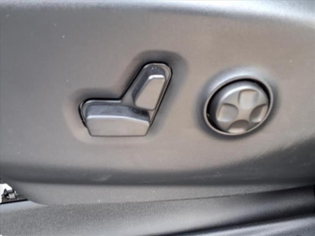 2025 Chrysler Pacifica Plug-In Hybrid Select