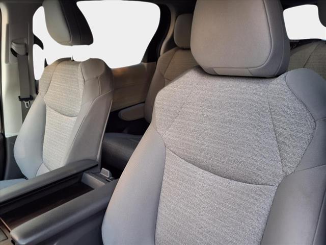 2022 Toyota Sienna LE 8 Passenger