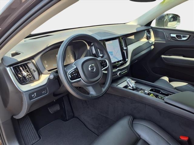 2022 Volvo XC60 B5 Inscription